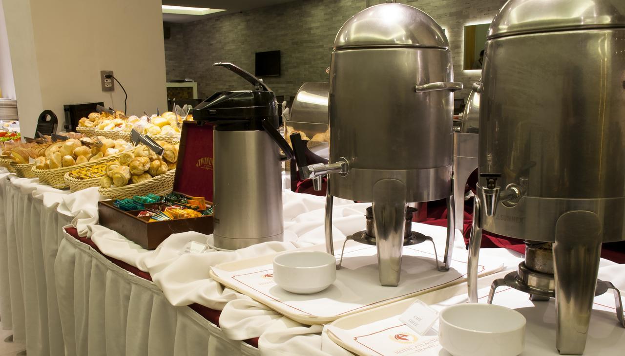 Hotel Atlantico Travel Copacabana Ріо-де-Жанейро Екстер'єр фото Breakfast buffet