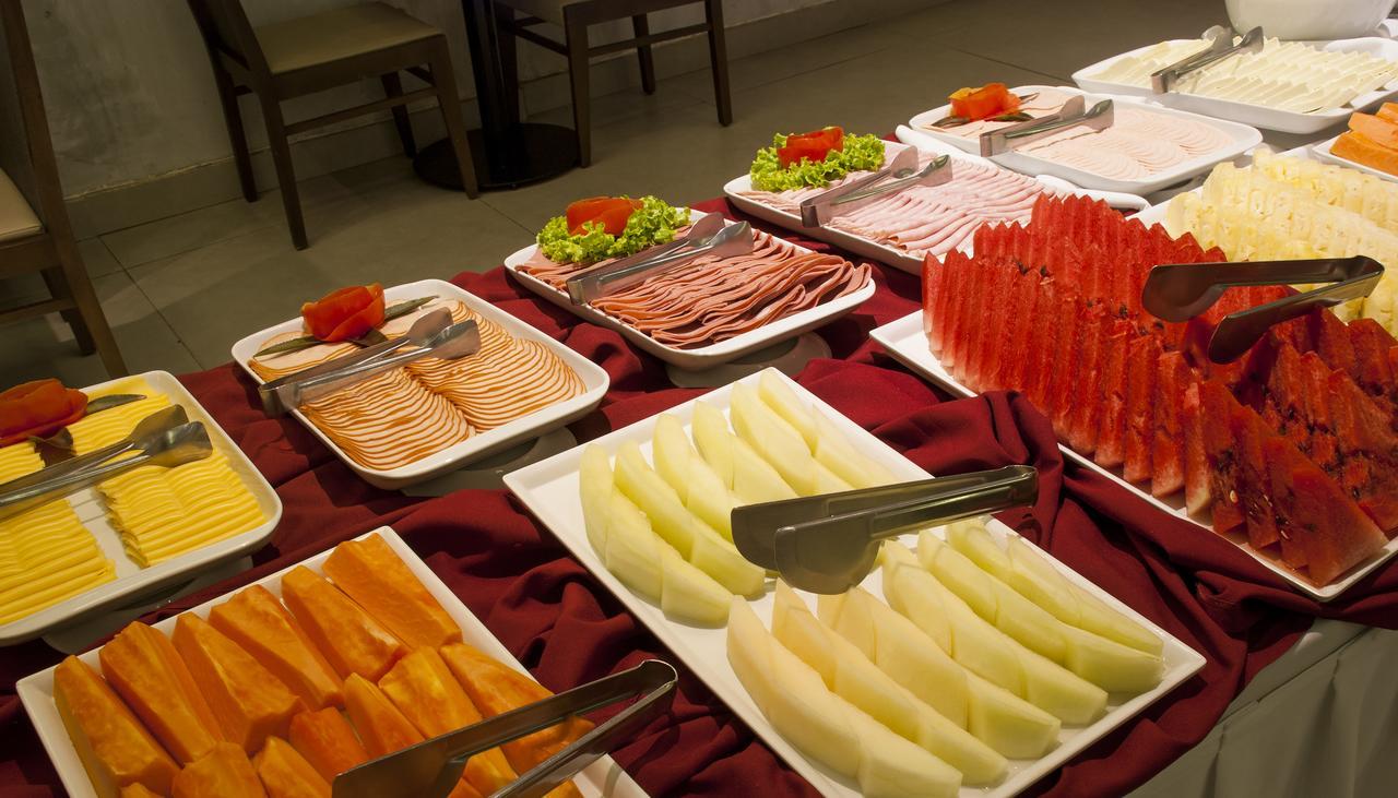 Hotel Atlantico Travel Copacabana Ріо-де-Жанейро Екстер'єр фото Breakfast buffet