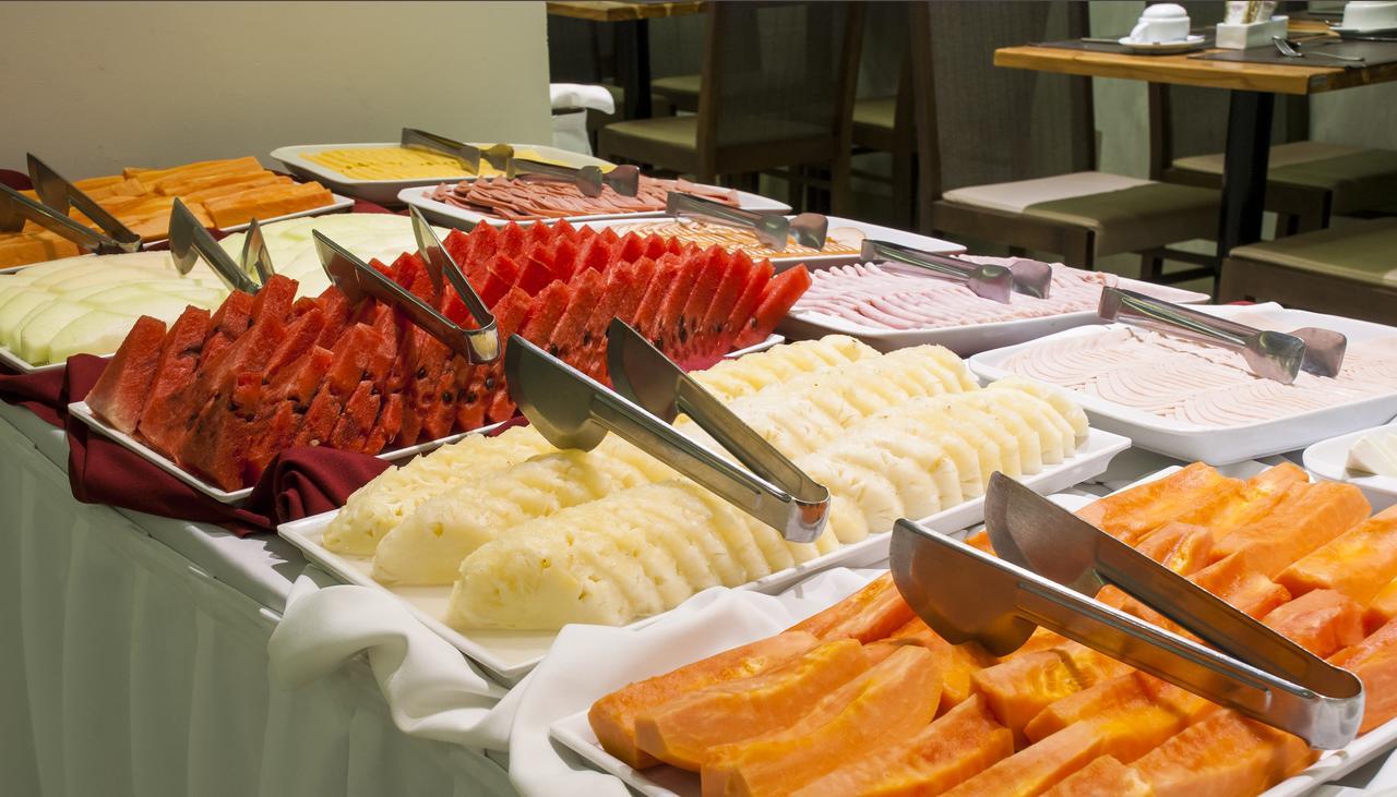 Hotel Atlantico Travel Copacabana Ріо-де-Жанейро Екстер'єр фото Breakfast buffet